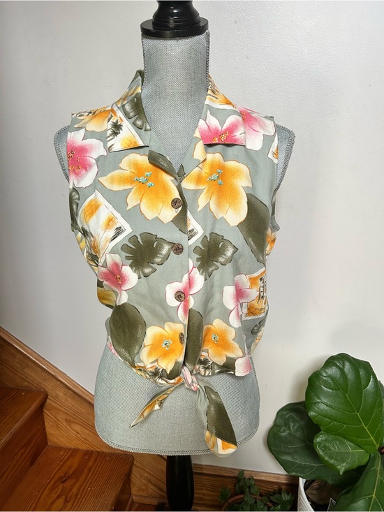 Jaclyn Smith Tops - Jaclyn Smith Sage Floral Tie-Front Camisole with Yellow & Pink Flowers